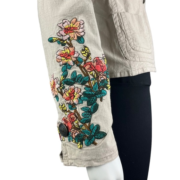 Love Stitch Embroidered Floral Cropped Blazer Womens Size S (NWT) - Picture 3 of 15